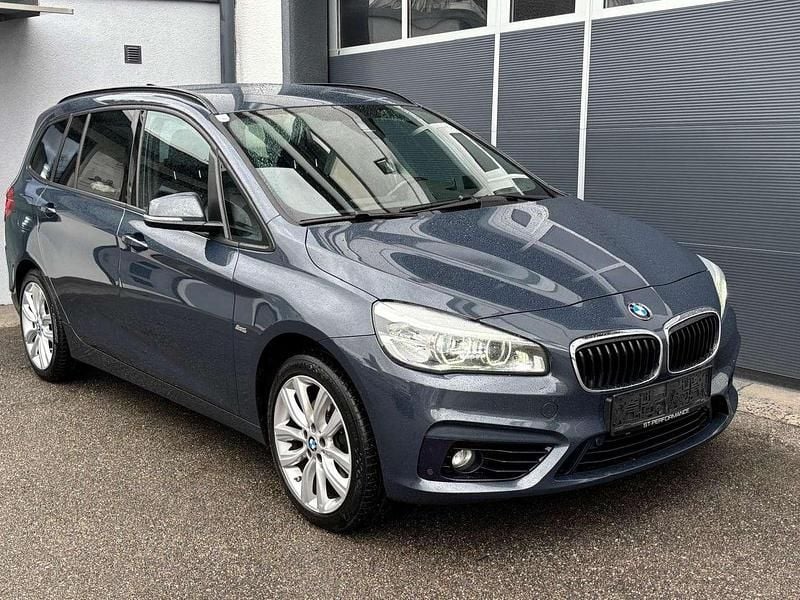 Grau Gebraucht 2016 BMW 218 Sport Line Van / Kleinbus | € 10.990 (Fairer Preis) - Bild 1/4