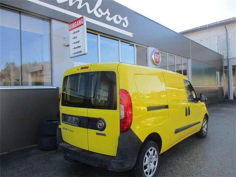 Gebraucht Fiat Doblò 95 PS (69 kW) 2018 Gelb Van / Kleinbus