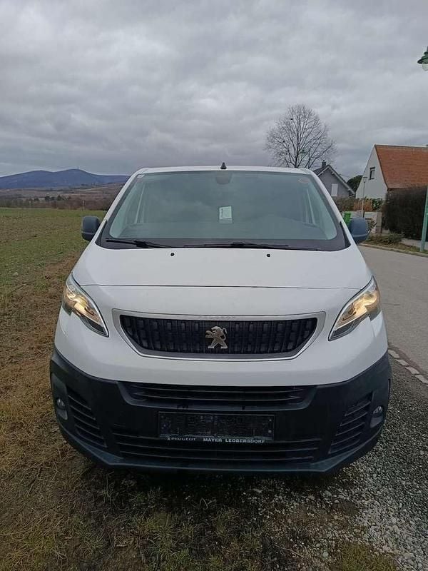 Gebraucht Peugeot Expert Premium 122 PS (89 kW) 2019 Weiß Van
