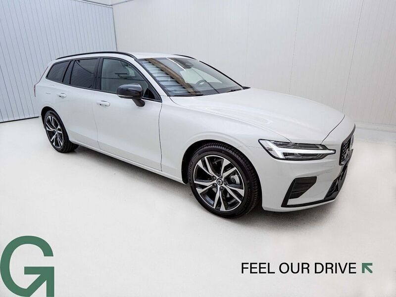 Gebraucht Volvo V60 349 PS (256 kW) 2024 Weiß Kombi