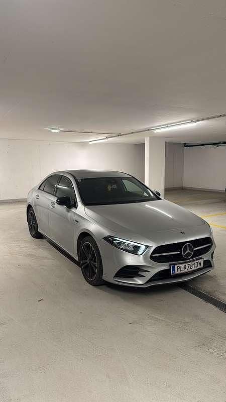 Grau Gebraucht 2020 Mercedes A250 Limousine | € 23.499 (Fairer Preis) - Bild 1/4