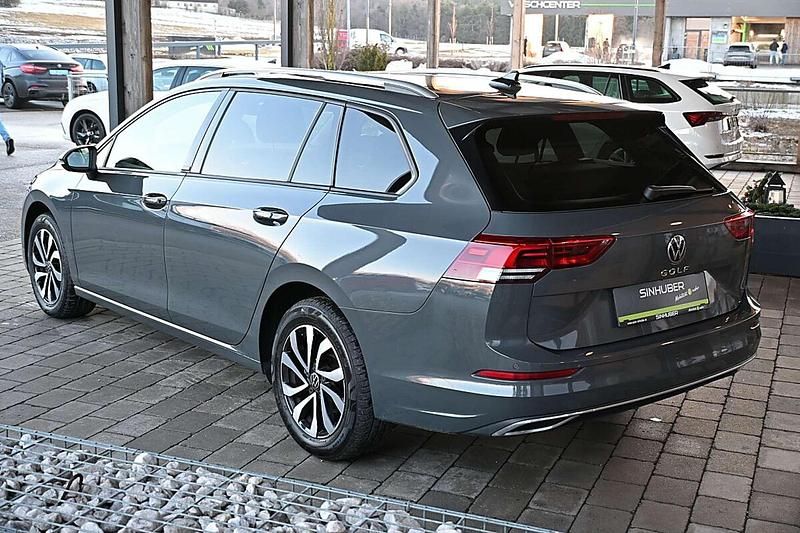 Gebraucht VW Golf VIII Life 116 PS (85 kW) 2022 Grau Kombi