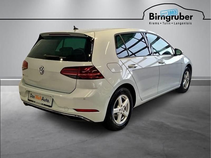 Gebraucht VW e-Golf 100 kW (136 PS) 2018 Silber  metallic Kleinwagen