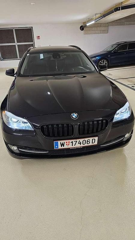 Gebraucht BMW 520 184 PS (135 kW) 2010 Schwarz Kombi