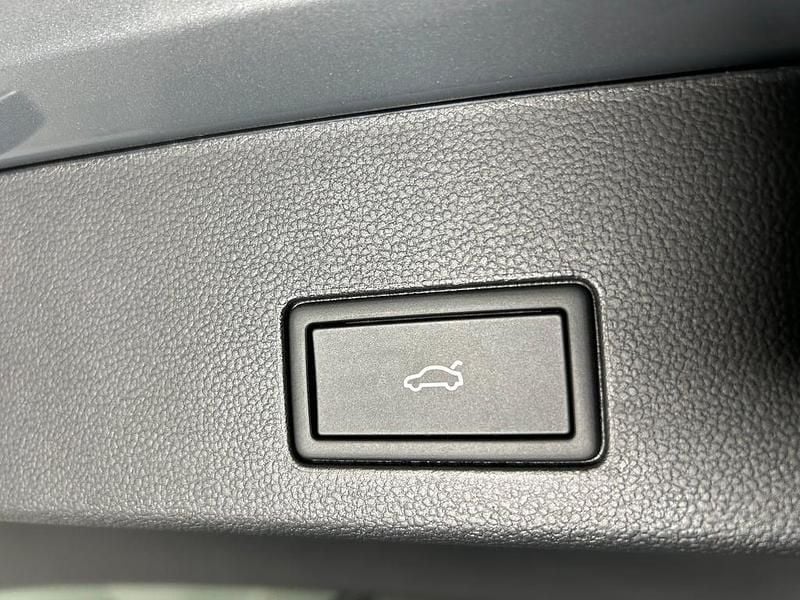 Gebraucht VW Golf VIII Business 115 PS (84 kW) 2025 Mittelgrau  metallic Kombi