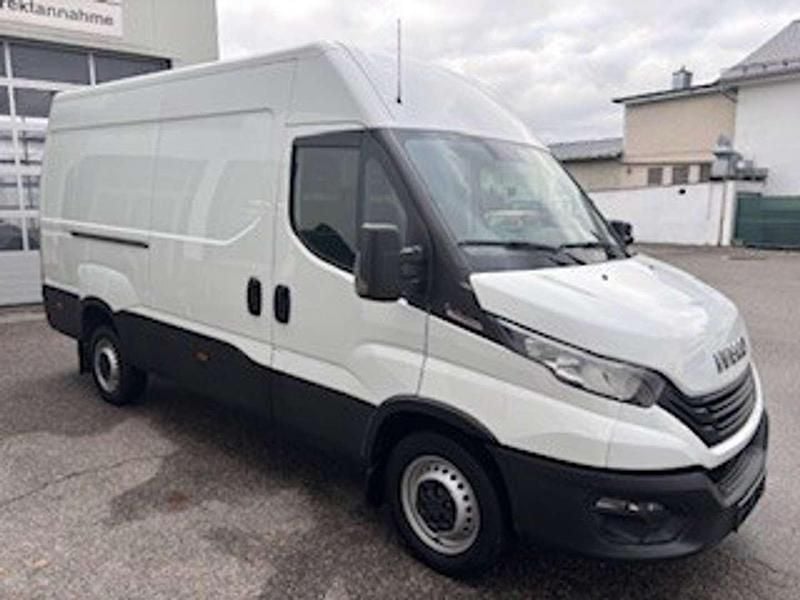 Weiß Gebraucht 2022 Iveco Daily Van | € 33.600 (Guter Preis) - Bild 1/4