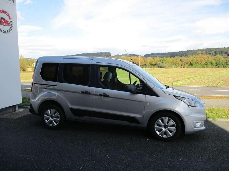 Gebraucht Ford Tourneo Trend 121 PS (88 kW) 2019 Silber Kombi