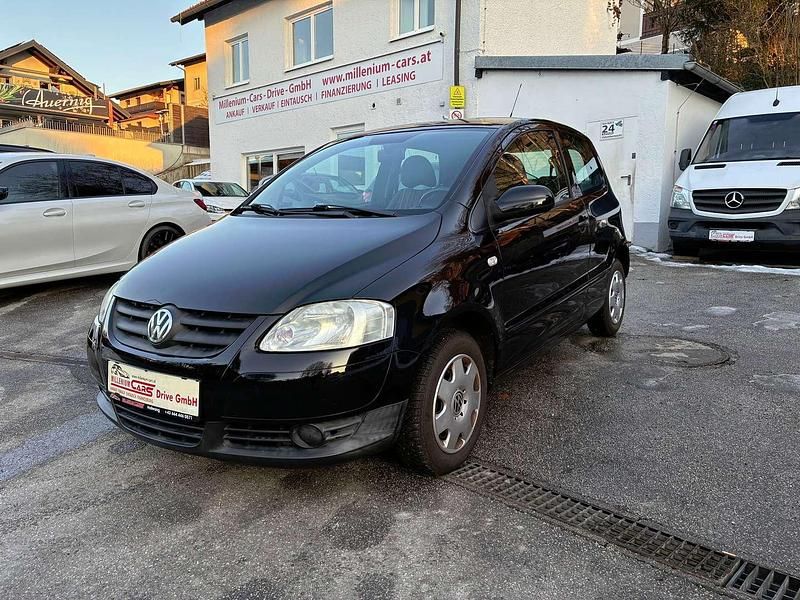 Schwarz Gebraucht 2008 VW Fox Basis Kleinwagen | € 2.990 - Bild 1/4