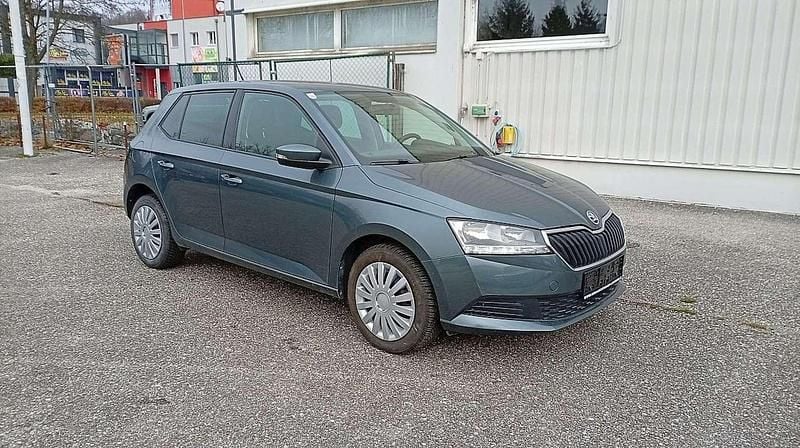 Gebraucht Skoda Fabia Active 60 PS (44 kW) 2020 Grau Limousine