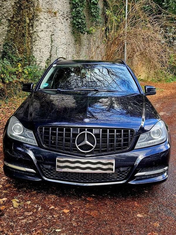 Gebraucht Mercedes C180 120 PS (88 kW) 2012 Schwarz Kombi