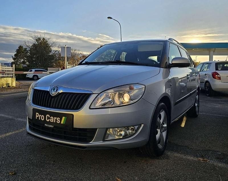 Silber Gebraucht 2010 Skoda Fabia Ambiente Kombi | € 4.750 (Fairer Preis) - Bild 1/4