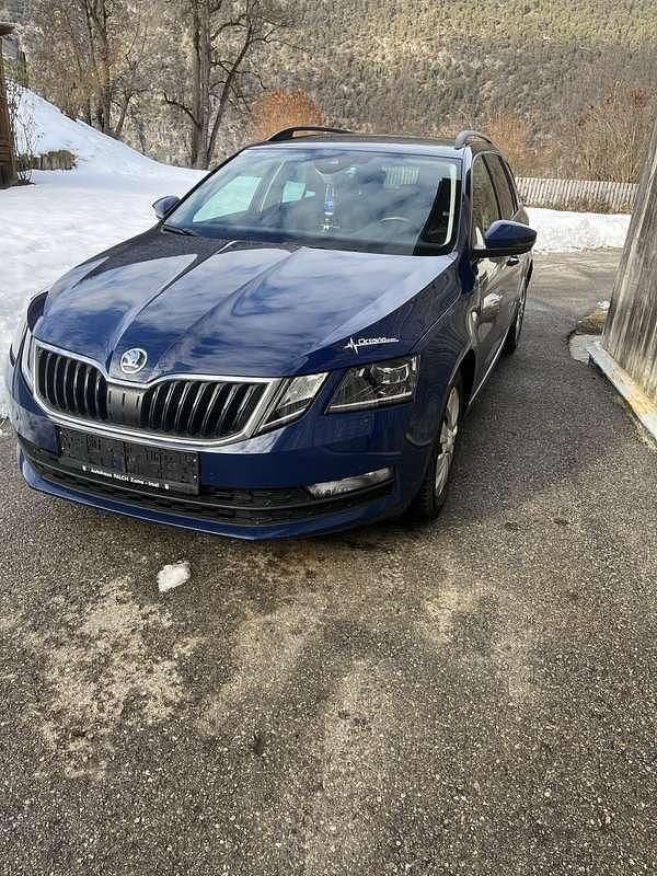 Blau Gebraucht 2017 Skoda Octavia Drive Kombi | € 15.500 (Teuer) - Bild 1/4
