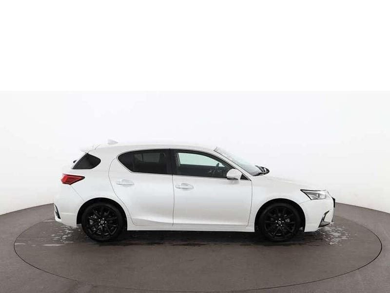 Gebraucht Lexus CT200h 99 PS (72 kW) 2021 Weiß Limousine
