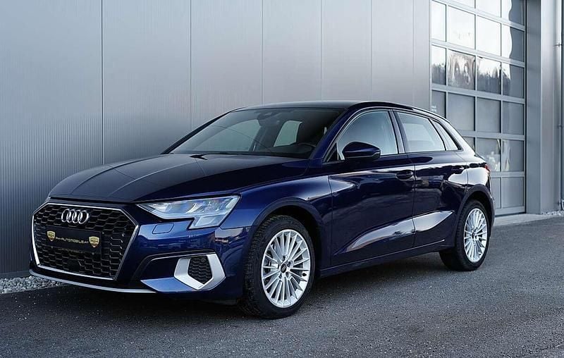 Gebraucht Audi A3 Advanced 116 PS (85 kW) 2022 Blau Limousine