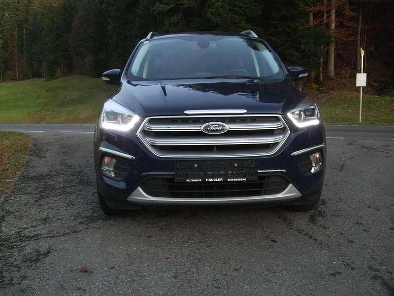 Gebraucht Ford Kuga Titanium 120 PS (88 kW) 2018 Blau SUV