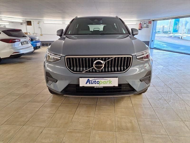 Gebraucht Volvo XC40 Core 211 PS (155 kW) 2023 Grau SUV