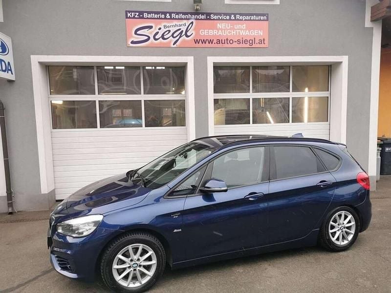Blau Gebraucht 2016 BMW 218 Sport Line Van / Kleinbus | € 14.480 (Fairer Preis) - Bild 1/4