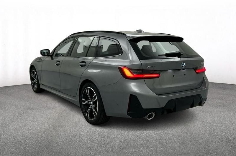 Gebraucht BMW 330 M Sport 245 PS (180 kW) 2024 Grau Kombi