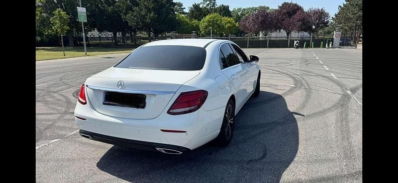 Gebraucht Mercedes E220 Avantgarde 194 PS (142 kW) 2018 Limousine