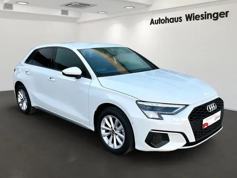 Gebraucht Audi A3 Ambiente 116 PS (85 kW) 2024 Weiss  metallic Limousine