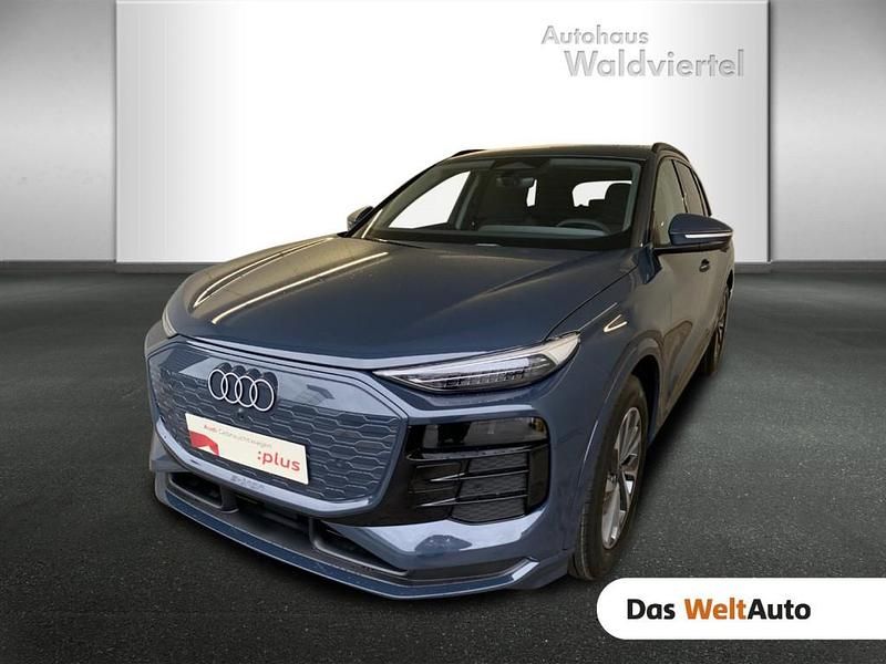 Dunkelblau metallic Gebraucht 2025 Audi Q6 e-tron Ambiente SUV | € 64.950 - Bild 1/4