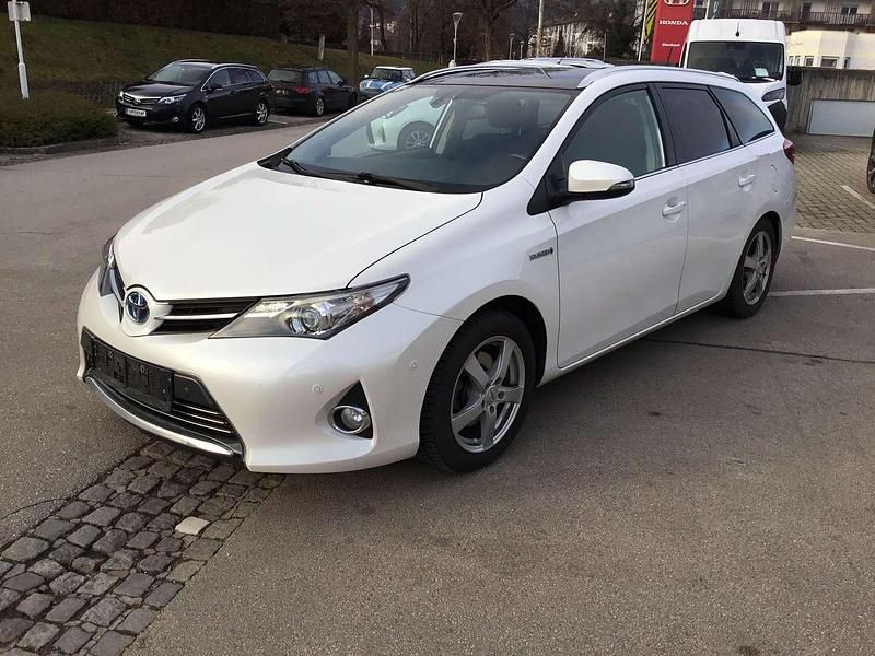 Gebraucht Toyota Auris Touring Sports Lounge+ 99 PS (72 kW) 2014 Weiß Kombi