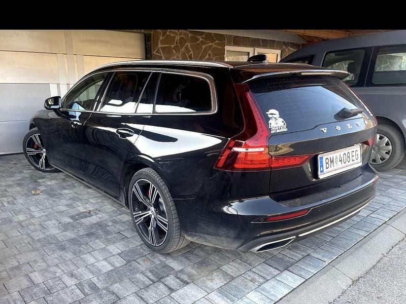 Gebraucht Volvo V60 Inscription 150 PS (110 kW) 2018 Schwarz Kombi
