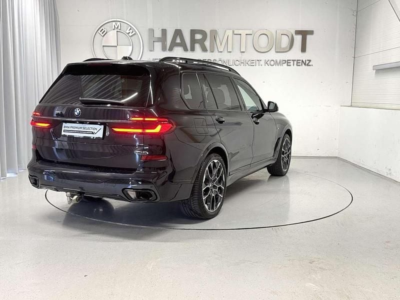 Gebraucht BMW X7 M Sport 340 PS (250 kW) 2024 Schwarz SUV