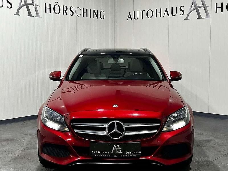 Gebraucht Mercedes C200 Avantgarde 136 PS (100 kW) 2016 Rot Kombi