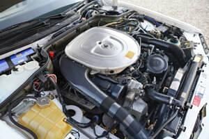 Gebraucht Mercedes 560 242 PS (177 kW) 1987 Weiß Coupé