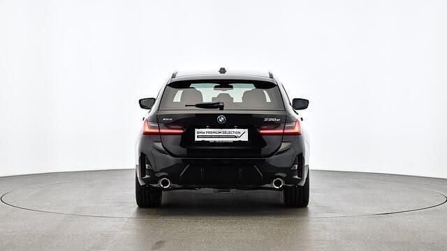 Gebraucht BMW 330e M Sport 184 PS (135 kW) 2024 Schwarz Kombi