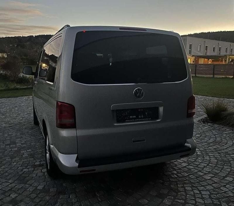 Gebraucht VW Multivan 140 PS (102 kW) 2012 Silber Van