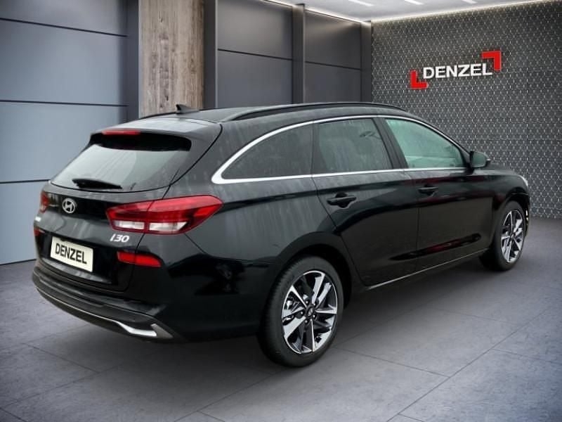 Neu Hyundai i30 GO! 101 PS (74 kW) 2025 Abyss black Kombi