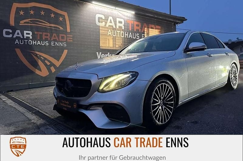 Grau Gebraucht 2018 Mercedes E220 Limousine | € 29.999 (Fairer Preis) - Bild 1/4
