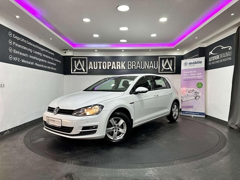 Gebraucht VW Golf LOUNGE 90 PS (66 kW) 2015 Weiß Limousine