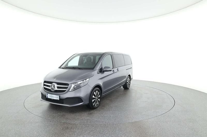 Selenitgrau metallic Gebraucht 2023 Mercedes V250 Avantgarde Van / Kleinbus | € 103.188 - Bild 1/3