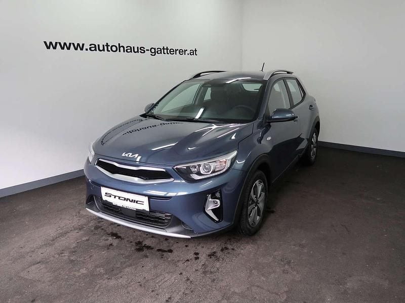Gebraucht Kia Stonic Silver 84 PS (61 kW) 2023 Blau SUV