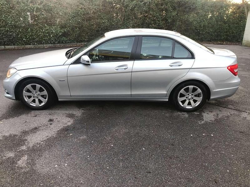 Gebraucht Mercedes C180 120 PS (88 kW) 2012 Silber Limousine