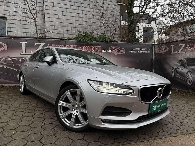 Silber Gebraucht 2017 Volvo S90 Momentum Limousine | € 19.990 - Bild 1/4
