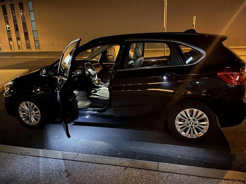 Gebraucht BMW 218 Active Tourer Luxury Line 150 PS (110 kW) 2015 Van / Kleinbus