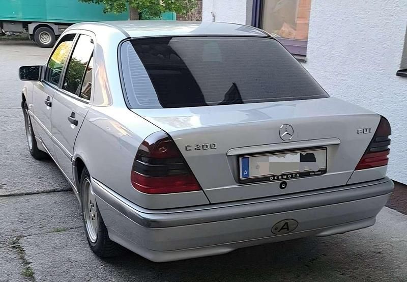 Gebraucht Mercedes C200 102 PS (75 kW) 2000 Limousine