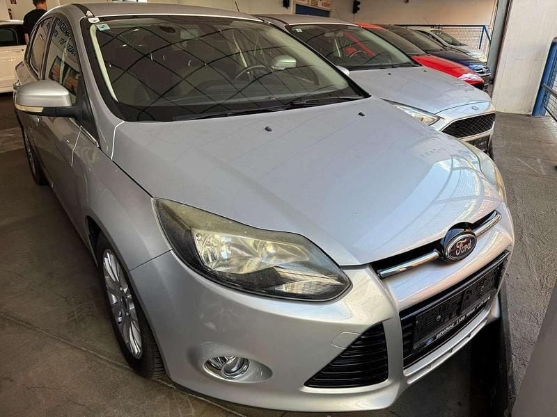 Gebraucht Ford Focus Titanium 95 PS (69 kW) 2011 Silber Limousine