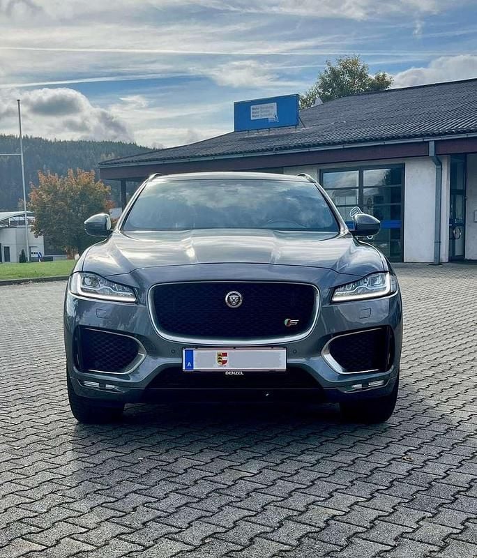 Gebraucht Jaguar F-Pace S 300 PS (220 kW) 2016 Grau SUV