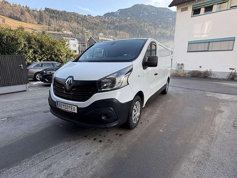 Gebraucht Renault Trafic 120 PS (88 kW) 2019 Weiß Van / Kleinbus
