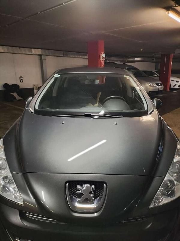 Gebraucht Peugeot 308 97 PS (71 kW) 2011 Grau Limousine