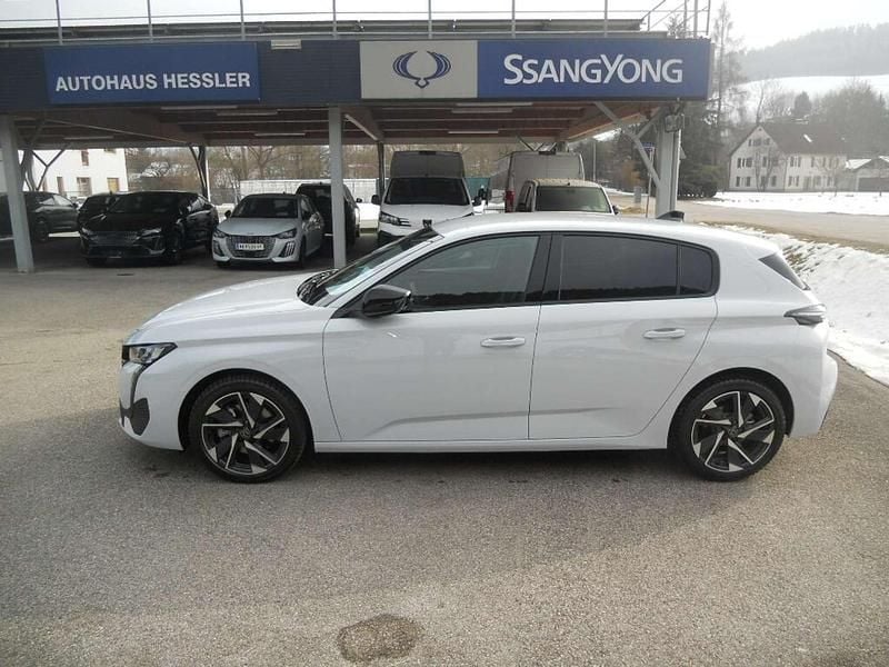 Neu Peugeot 308 Allure 145 PS (106 kW) 2025 Weiß Limousine