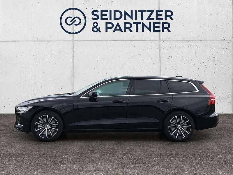 Gebraucht Volvo V60 Core 253 PS (186 kW) 2024 Schwarz Kombi