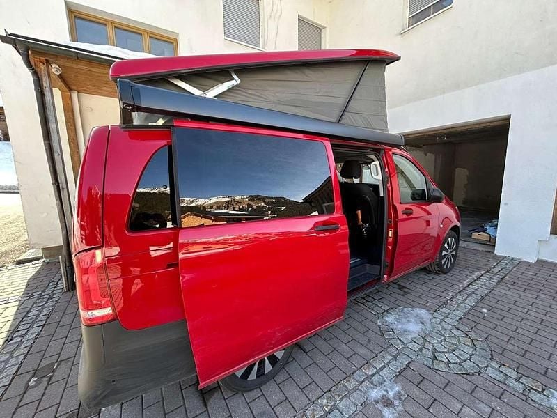 Gebraucht Mercedes Vito 163 PS (119 kW) 2022 Rot Van