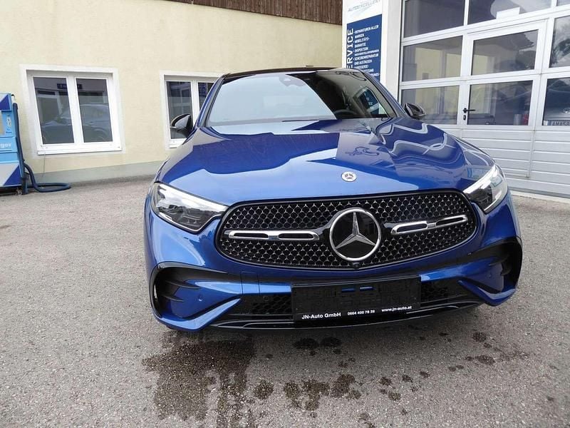 Gebraucht Mercedes GLC300e AMG line 197 PS (144 kW) 2024 Blau SUV