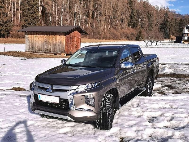 Gebraucht Mitsubishi L200 150 PS (110 kW) 2021 Braun Abholung